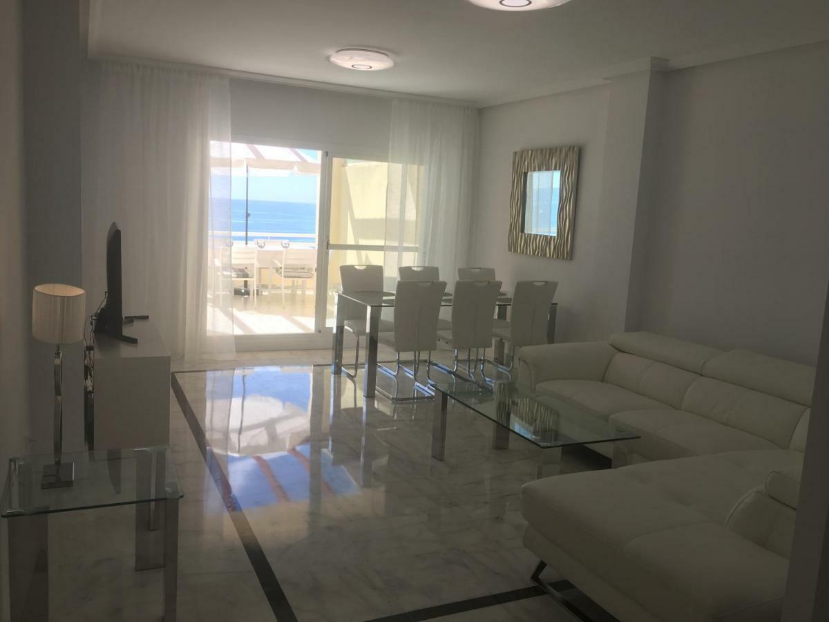 Magnifico Sea View Apartment Costa Del Sol เบนัลมาเดนา ภายนอก รูปภาพ